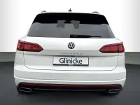 Gebraucht VW Touareg Atmosphere 286 PS (210 kW) 2021 Oryxweiß perlmutteffekt SUV