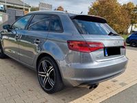 Gebraucht Audi A3 Attraction 125 PS (91 kW) 2015 Grau Limousine