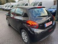 Gebraucht Peugeot 208 102 PS (75 kW) 2019 Weiß Kleinwagen
