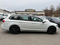 Gebraucht VW Passat 150 PS (110 kW) 2022 Weiß Kombi
