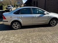 Gebraucht Ford Focus Ghia 101 PS (74 kW) 2006 Grau Limousine