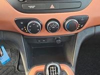 Gebraucht Hyundai i10 Edition 87 PS (63 kW) 2014 Grau Kleinwagen