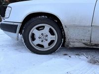 Gebraucht Mercedes E230 179 PS (131 kW) 1991 Braun Limousine