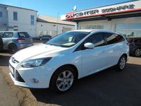 Gebraucht Ford Focus Titanium 101 PS (74 kW) 2014 Weiß Kombi