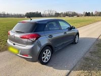 Gebraucht Hyundai i20 90 PS (66 kW) 2016 Kleinwagen