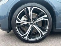 Gebraucht Volvo V60 Plus 455 PS (334 kW) 2025 Denim blue Kombi