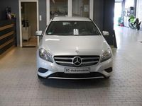 Gebraucht Mercedes A180 165 PS (121 kW) 2014 Silber Limousine