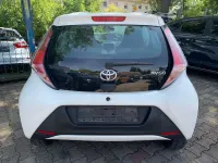Gebraucht Toyota Aygo X-play 69 PS (50 kW) 2016 Weiß Kleinwagen