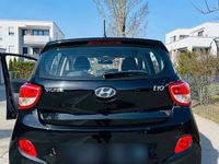 Gebraucht Hyundai i10 Classic 67 PS (49 kW) 2016 Schwarz Kleinwagen