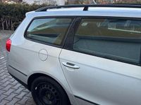 Gebraucht VW Passat 110 PS (80 kW) 2011 Silber Kombi