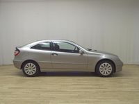 Gebraucht Mercedes C200 122 PS (89 kW) 2005 Cubanitsilber metallic Coupé