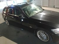 Gebraucht BMW 318 143 PS (105 kW) 2009 Schwarz Kombi