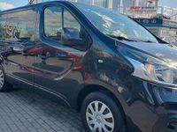 Second-hand Renault Trafic Expression 125 CP (91 kW) 2016 Negru Monovolum
