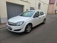 Second-hand Opel Astra 115 CP (84 kW) 2009 Alb Berlinǎ