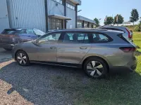Gebraucht VW Passat 150 PS (110 kW) 2024 Diabasgrau metallic Kombi
