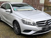 Gebraucht Mercedes A180 122 PS (89 kW) 2013 Silber Kleinwagen
