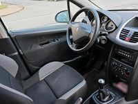 Gebraucht Peugeot 207 72 PS (52 kW) 2009 Rot Kleinwagen