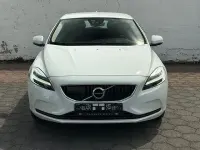 Gebraucht Volvo V40 Momentum 150 PS (110 kW) 2019 Weiß Kleinwagen