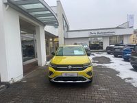 Gebraucht VW T-Cross Style 116 PS (85 kW) 2024 Grape yellow SUV