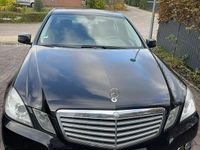 Gebraucht Mercedes E220 170 PS (125 kW) 2010 Schwarz Limousine