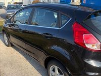 Gebraucht Ford Fiesta Celebration 101 PS (74 kW) 2014 Schwarz Kleinwagen