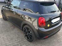 Gebraucht Mini Cooper SE 135 kW (184 PS) 2023 Schwarz Kleinwagen