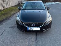 Gebraucht Volvo V40 Momentum 114 PS (83 kW) 2014 Schwarz Kombi