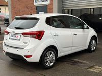 Gebraucht Hyundai ix20 116 PS (85 kW) 2014 Weiß Kleinwagen