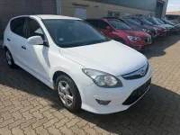 Gebraucht Hyundai i30 Edition 90 PS (66 kW) 2011 Weiß Limousine