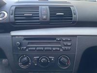 Gebraucht BMW 116 122 PS (89 kW) 2010 Schwarz Kleinwagen