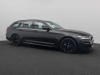 Gebraucht BMW 530 M Sport 292 PS (214 kW) 2023 Sophistograu brillanteffekta9 Kombi