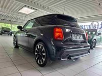 Gebraucht Mini Cooper Classic 136 PS (100 kW) 2023 Midnight black metallic Kleinwagen