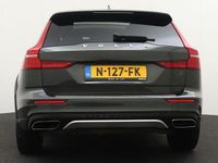 Gebraucht Volvo V60 CC Pro 252 PS (185 kW) 2021 Grau Kombi