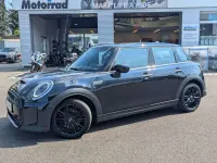 Gebraucht Mini Cooper S 192 PS (141 kW) 2023 Enigmatic black Kleinwagen