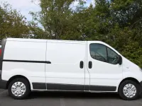 Gebraucht Renault Trafic 90 PS (66 kW) 2012 Weiß Van / Kleinbus