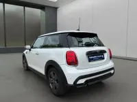 Gebraucht Mini Cooper Classic 136 PS (100 kW) 2023 Weiss / nanuq white Kleinwagen