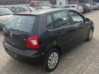 Gebraucht VW Polo Basis 64 PS (47 kW) 2003 Schwarz Limousine