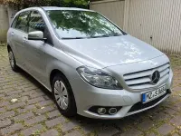 Gebraucht Mercedes B180 Style 122 PS (89 kW) 2014 Silber Kleinwagen
