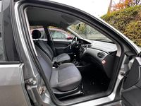 Usata Ford Focus 75 CV (55 kW) 2004 Grigio Berlina