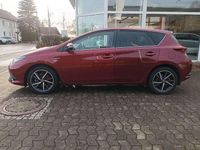 Gebraucht Toyota Auris Hybrid Edition-S 135 PS (99 kW) 2018 Rot Limousine