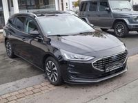 Gebraucht Ford Focus Titanium 125 PS (91 kW) 2025 Schwarz Limousine