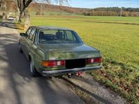 Gebraucht Mercedes 200 109 PS (80 kW) 1982 Grün Limousine