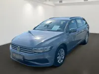 Gebraucht VW Passat Basis 150 PS (110 kW) 2023 Mondsteingrau Kombi