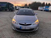 Gebraucht Opel Astra Edition 140 PS (102 kW) 2010 Grau Kleinwagen