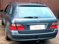 gebraucht Mercedes E200 Mercedes KombiKompressor Avantgarde...