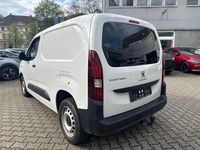 Gebraucht Peugeot Partner Premium 102 PS (75 kW) 2023 Weiß Van / Kleinbus