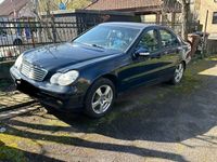 gebraucht Mercedes C200 Kompressor BJ 2002 dunkelblau