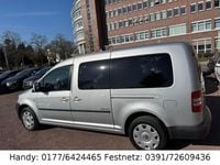 Gebraucht VW Caddy Maxi 109 PS (80 kW) 2011 Silber Van / Kleinbus