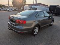 Gebraucht VW Jetta Comfortline 140 PS (102 kW) 2011 Grau Limousine