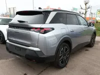 Neu Peugeot 5008 GT 145 PS (106 kW) 2025 Silber Van / Kleinbus